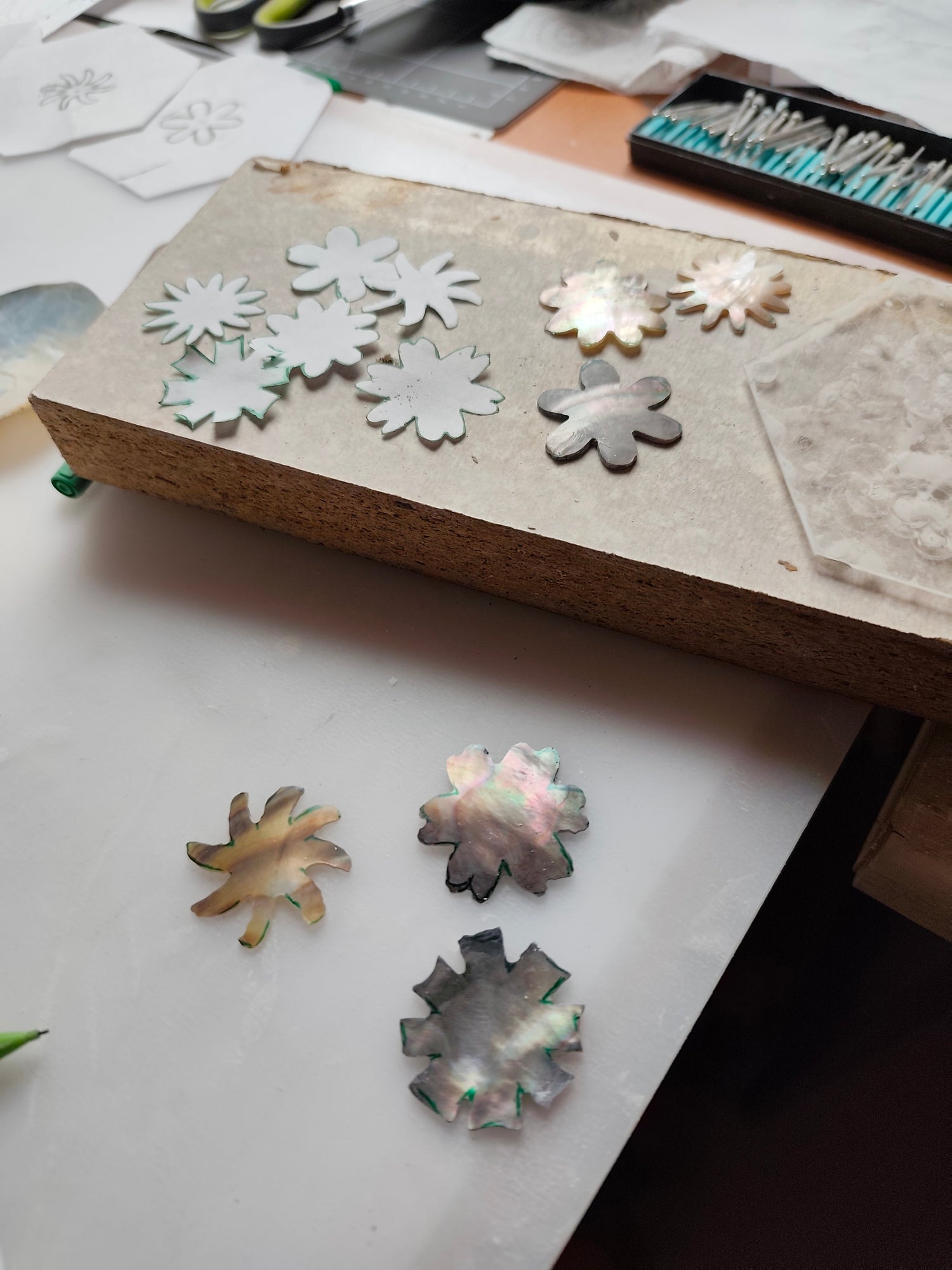 Art de la table - Plateaux et dessous de verre pour des tablées d'exception