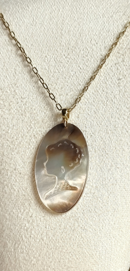 L'Inattendue — Brume d'Argent — Collier Camée Moderne