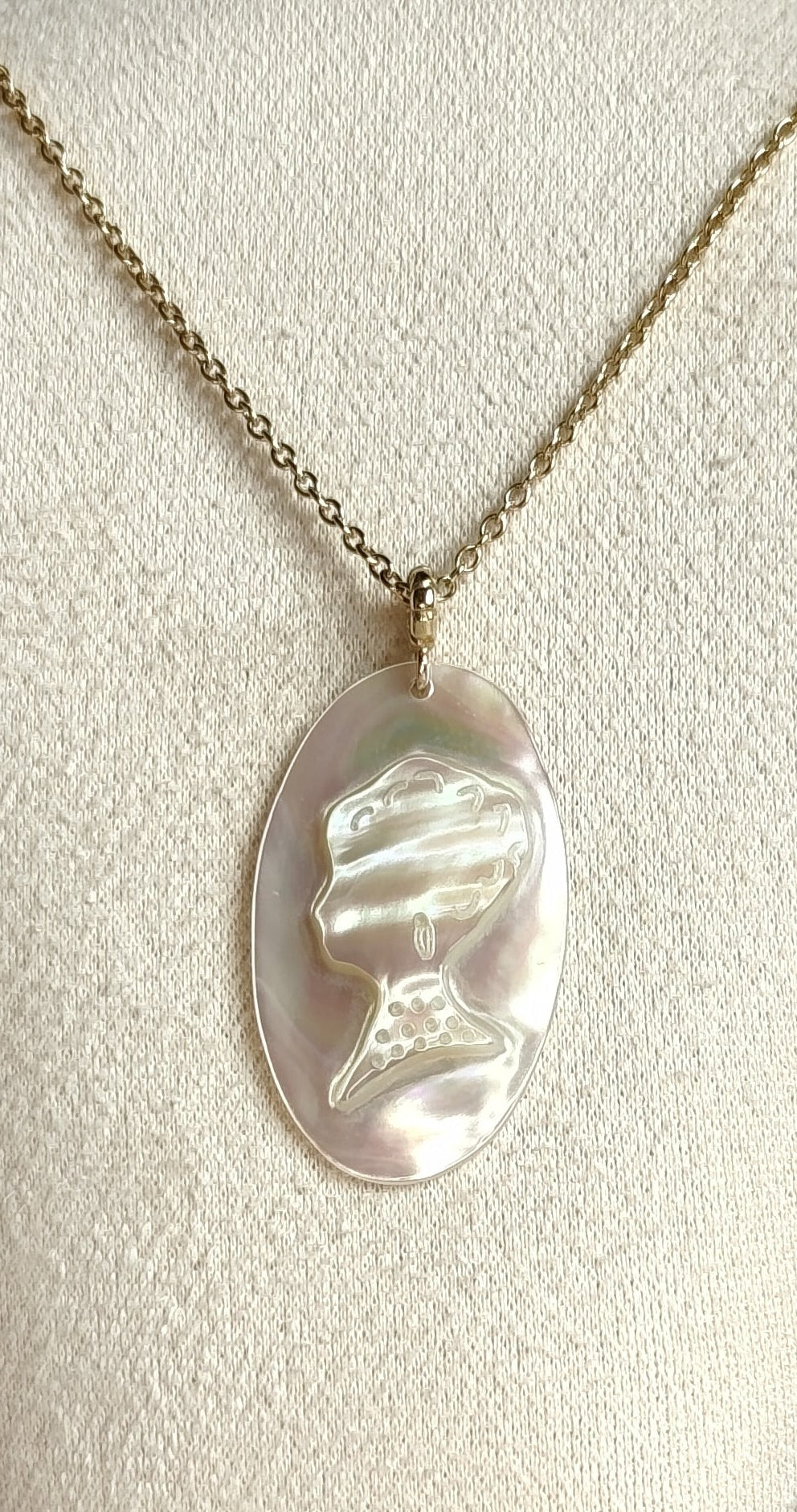 L'Inattendue — Éclat d'Écume — Collier Camée Moderne