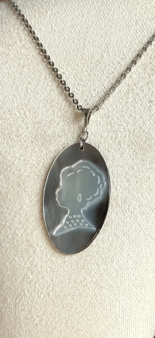L'Inattendue — Brume d'Argent — Collier Camée Moderne