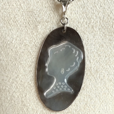 L'Inattendue — Brume d'Argent — Collier Camée Moderne