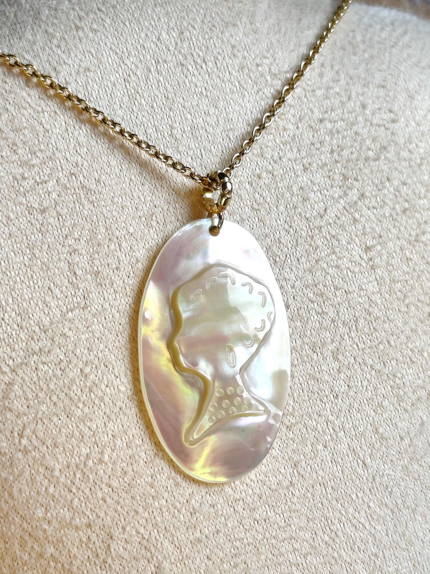 L'Inattendue — Éclat d'Écume — Collier Camée Moderne