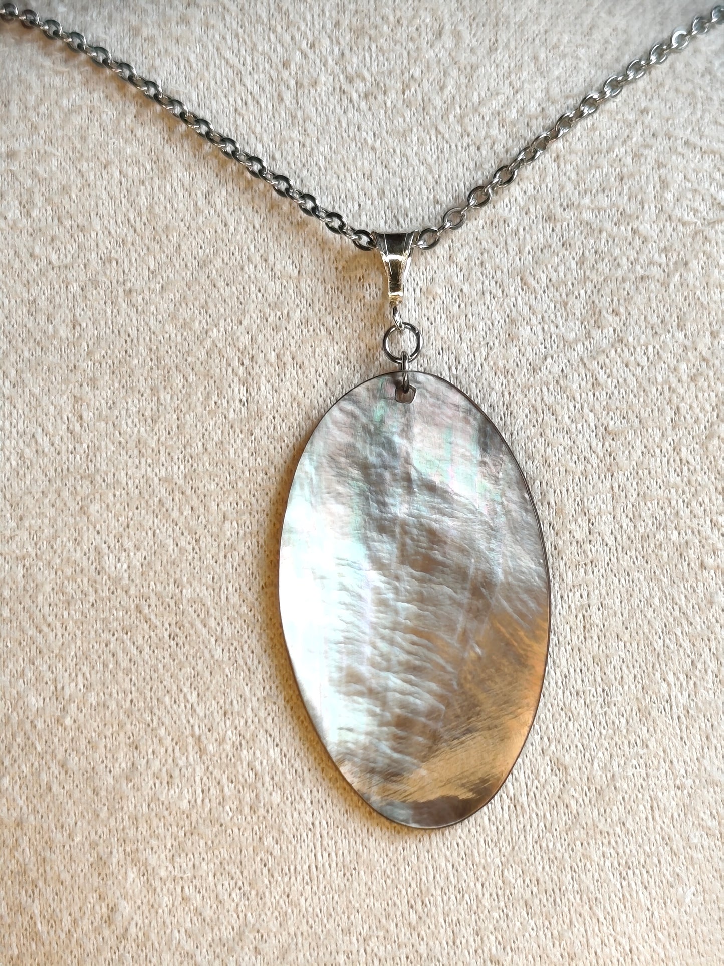 L'Inattendue — Brume d'Argent — Collier Camée Moderne