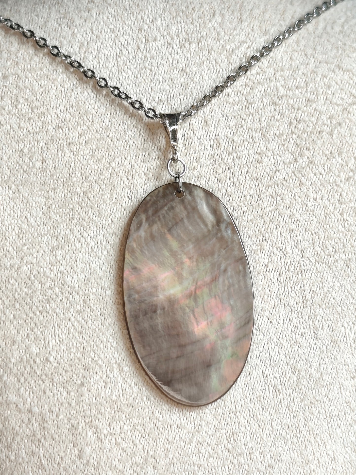 L'Inattendue — Brume d'Argent — Collier Camée Moderne