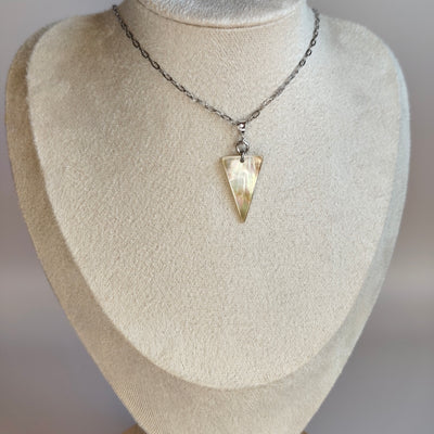 Prisme — Collier Triangle