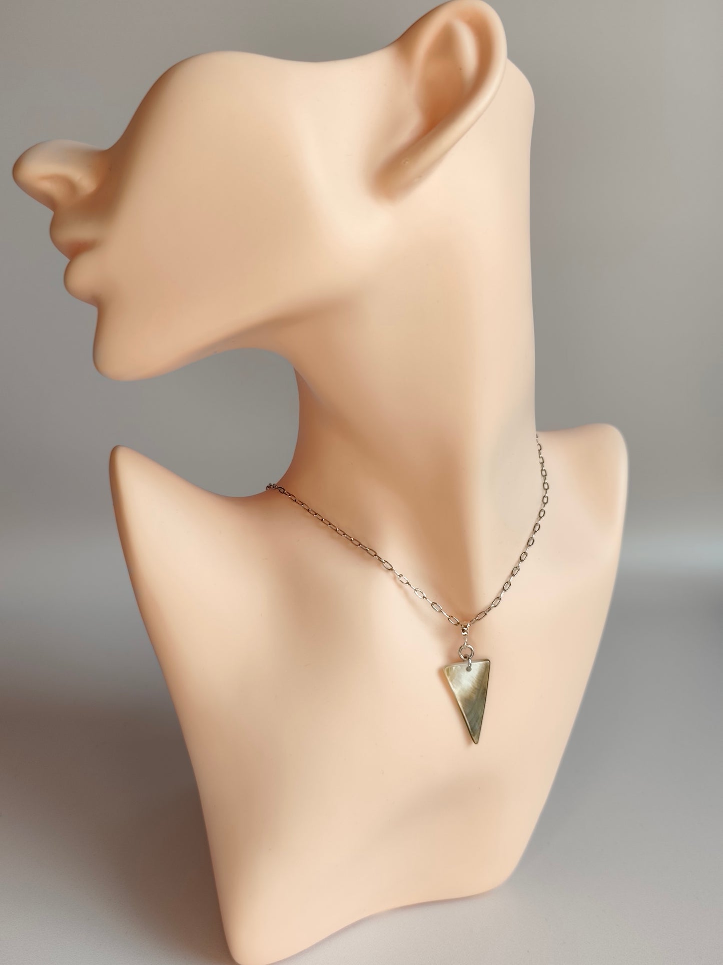 Prisme — Collier Triangle