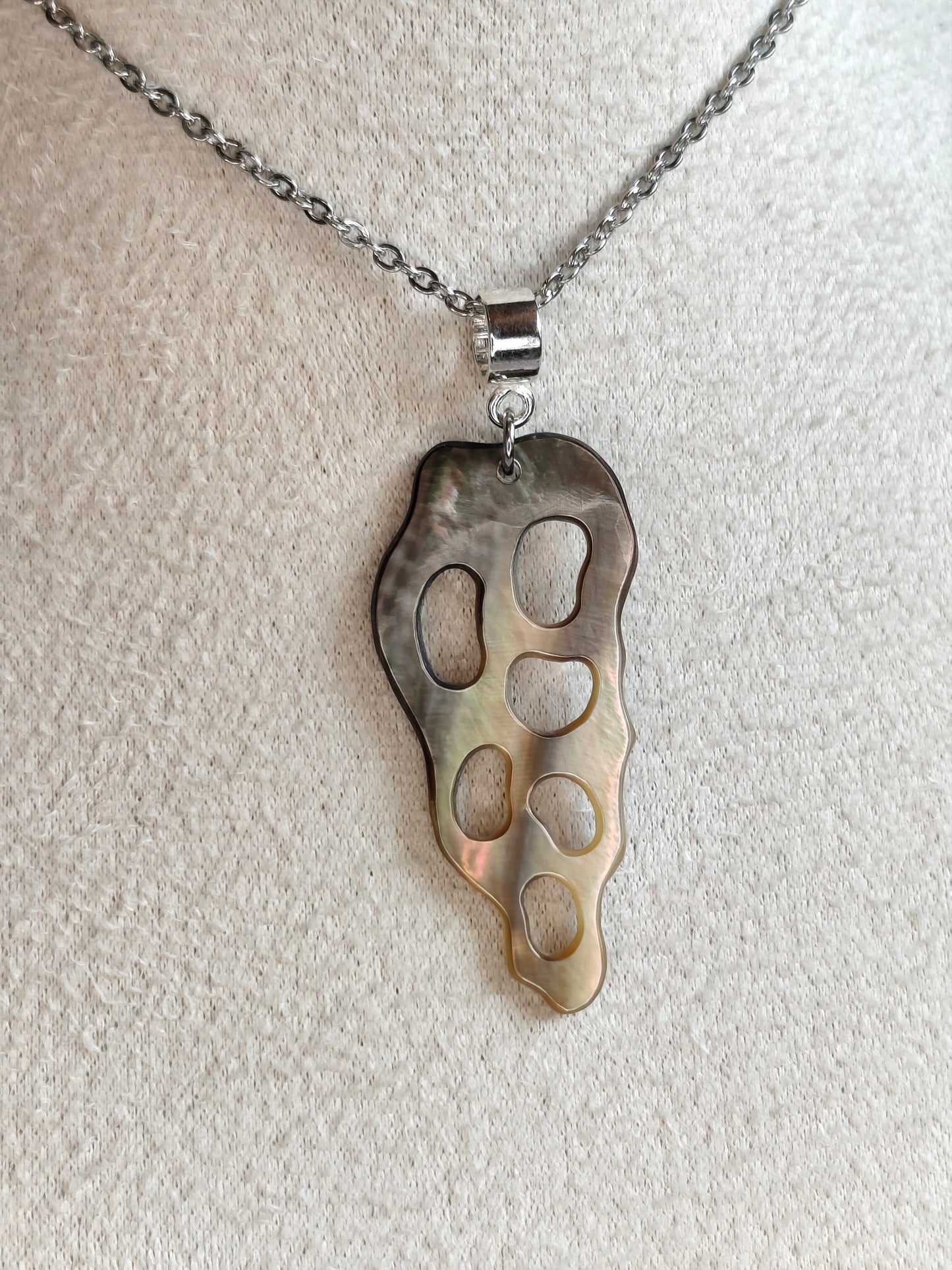 Spirale Marine — Collier Coquillage Ajouré