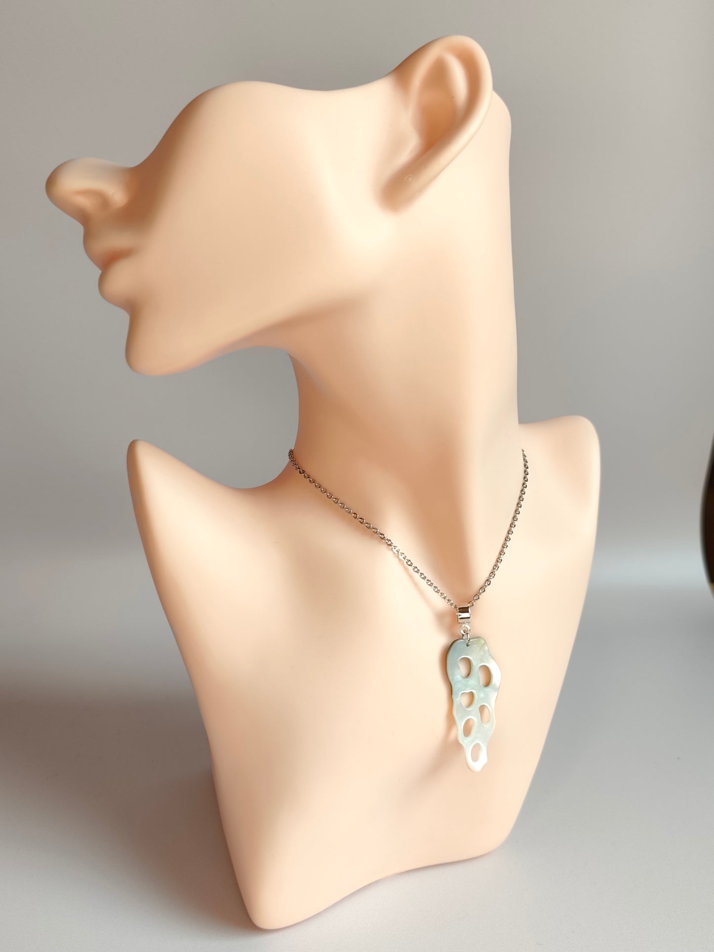 Spirale Marine — Collier Coquillage Ajouré