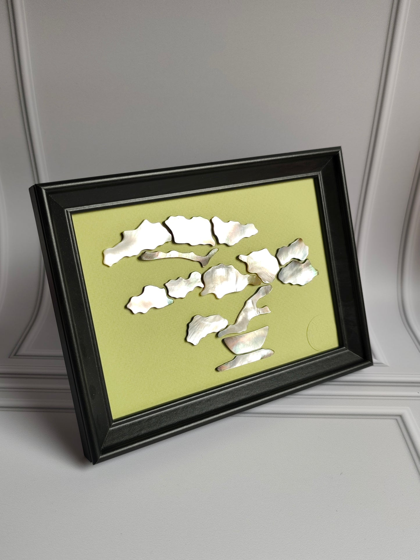 « L'Équilibre » – Tableau d'Art Bonsaï en Nacre d’Exception