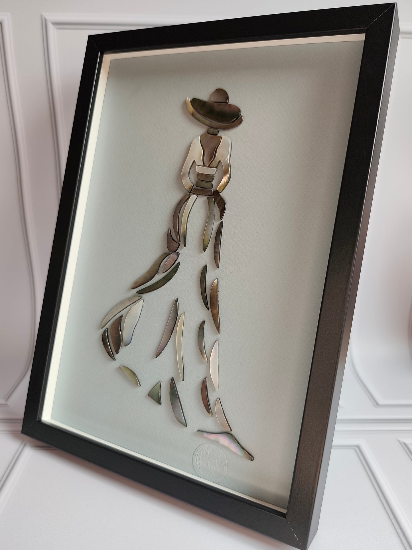 « L’Icône » – Tableau d’Art Silhouette en Nacre d’Exception