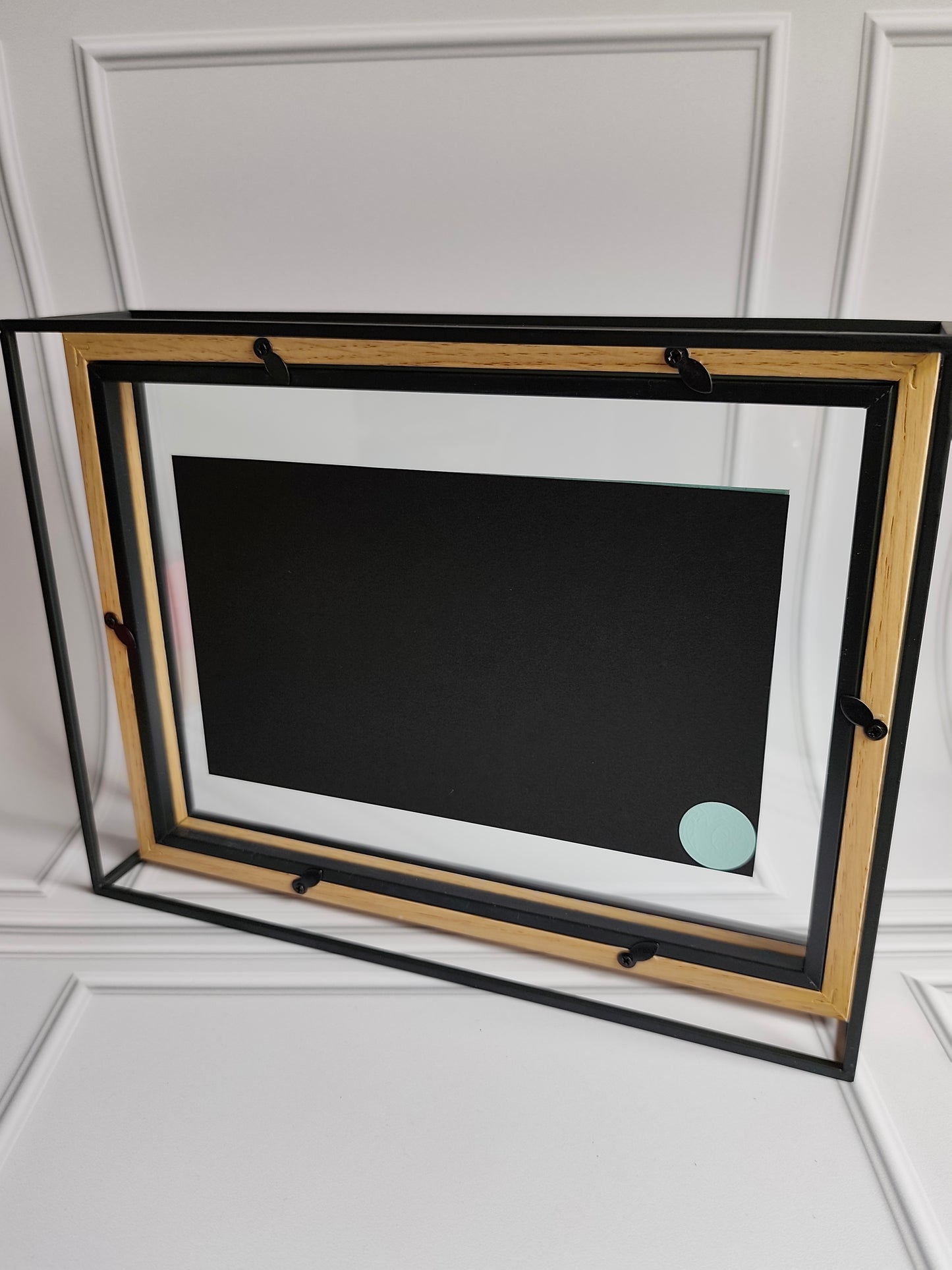 « Odyssée » – Tableau d’Art Planisphère en Nacre d’Exception et Cadre Architectural à Poser