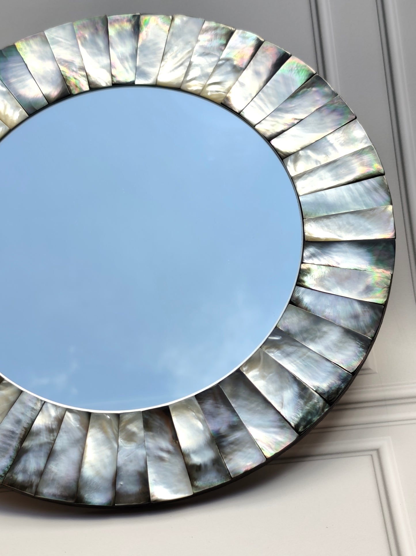 « Lumina I »– Miroir d’Art en Nacre d’Exception