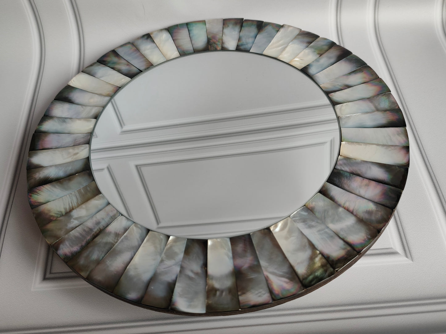 « Lumina I »– Miroir d’Art en Nacre d’Exception