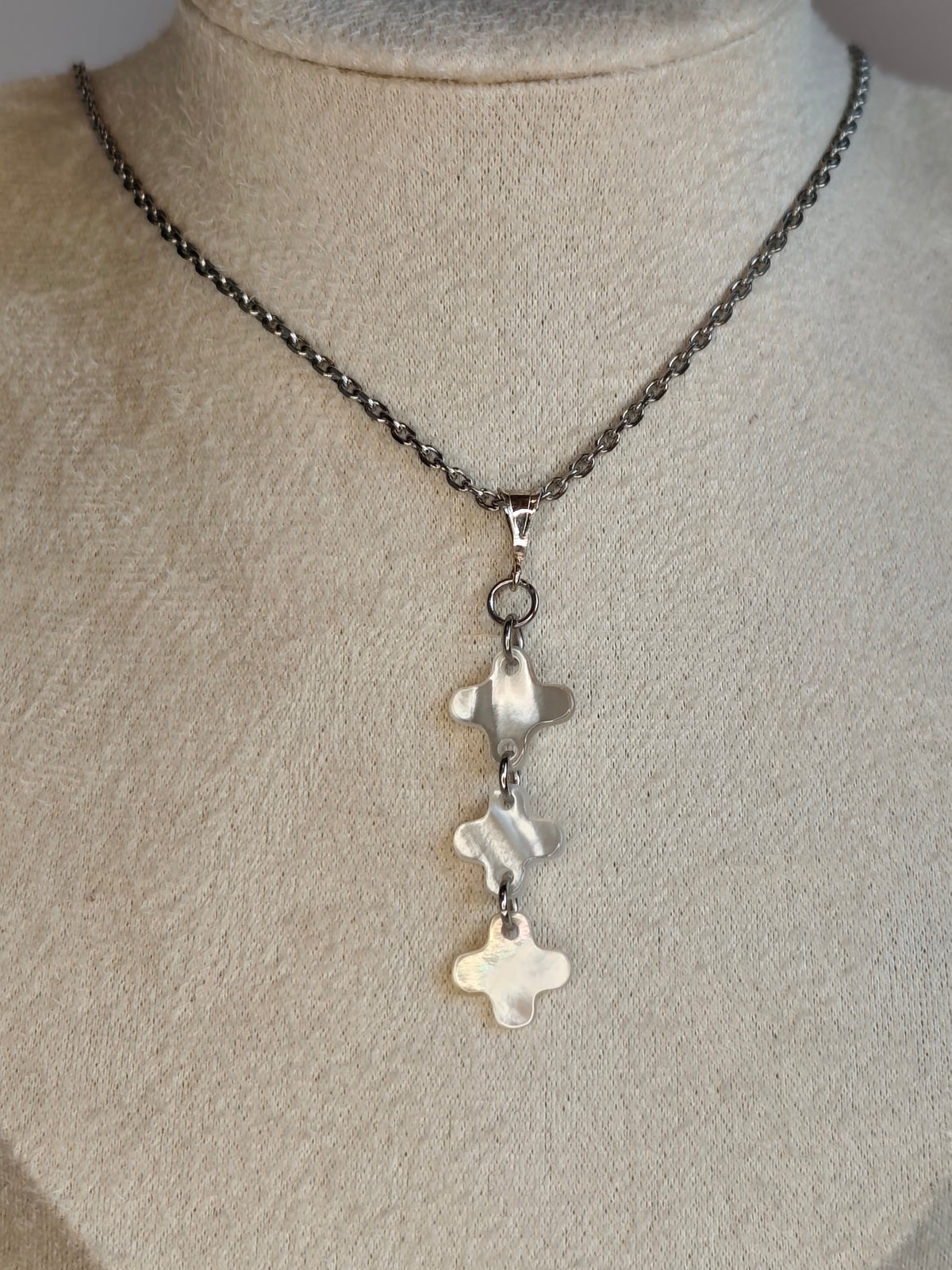 Trinité — Collier Triple Signes Épurés