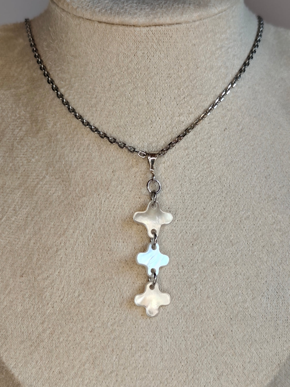 Trinité — Collier Triple Signes Épurés