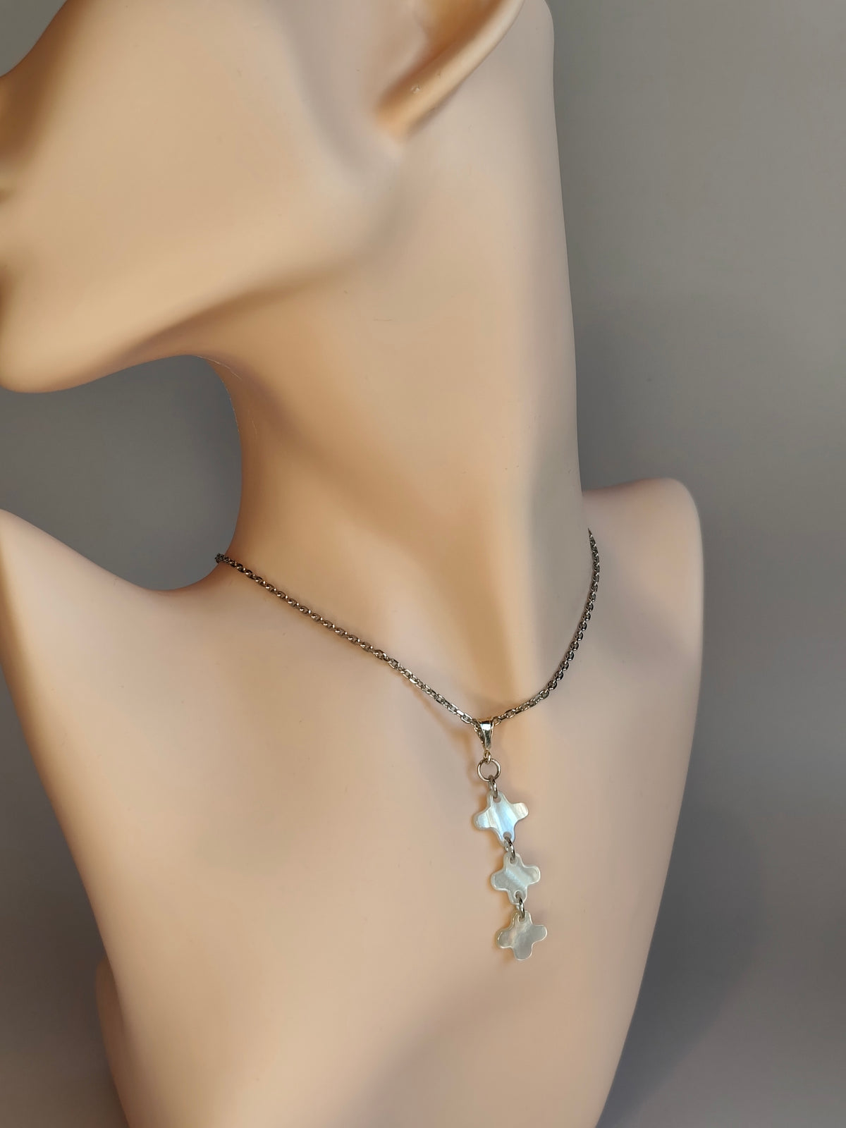 Trinité — Collier Triple Signes Épurés