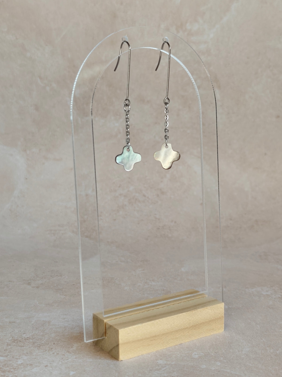 Trinité — Boucles d'oreilles Signe Pendante