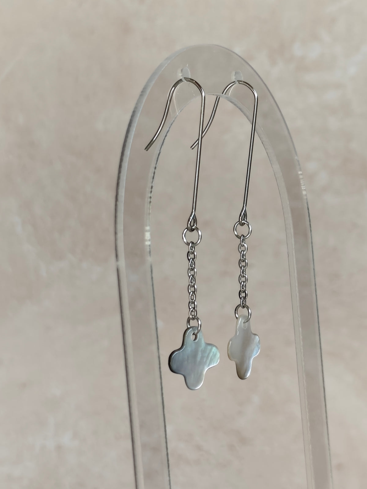 Trinité — Boucles d'oreilles Signe Pendante