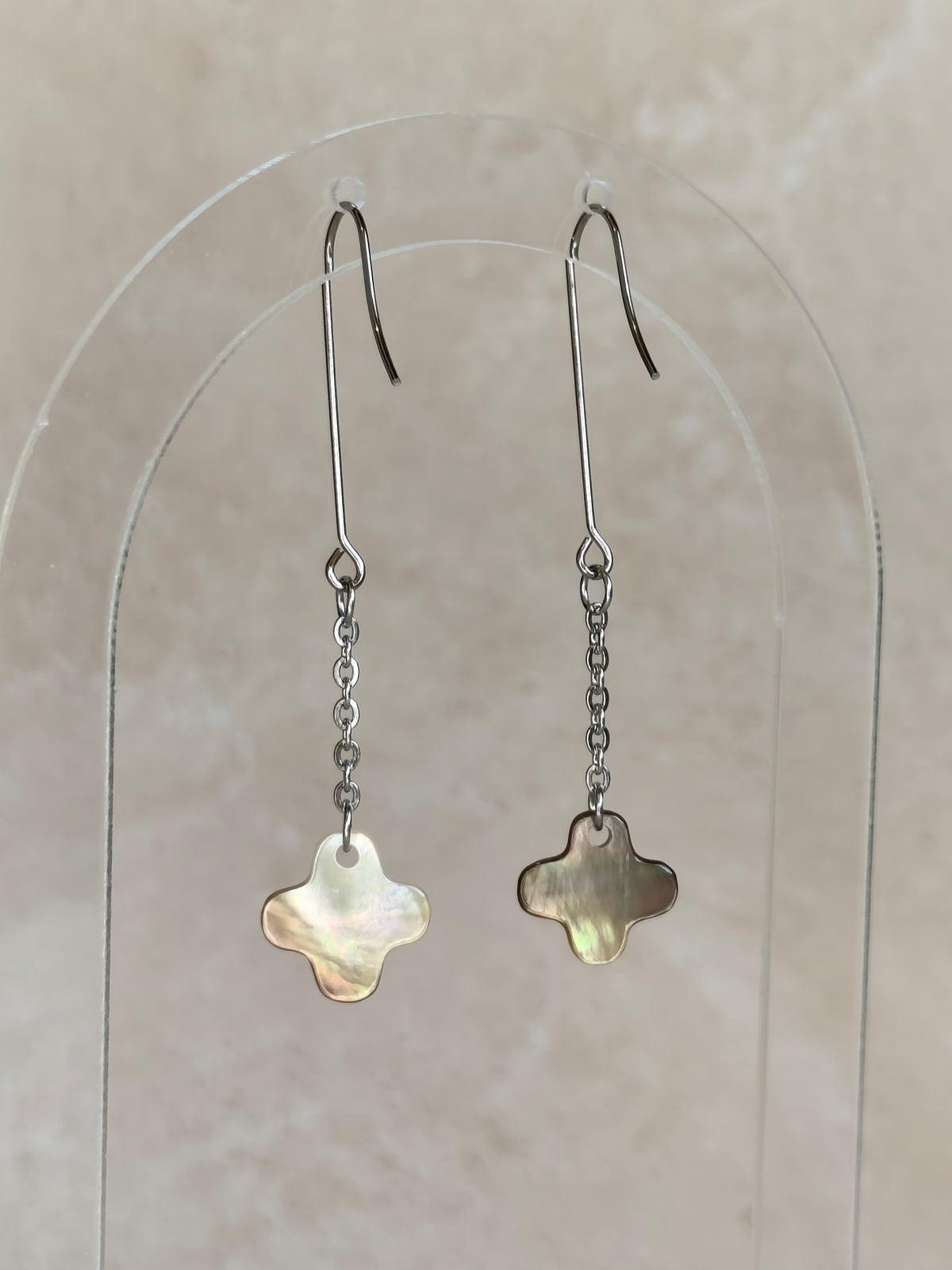Trinité — Boucles d'oreilles Signe Pendante