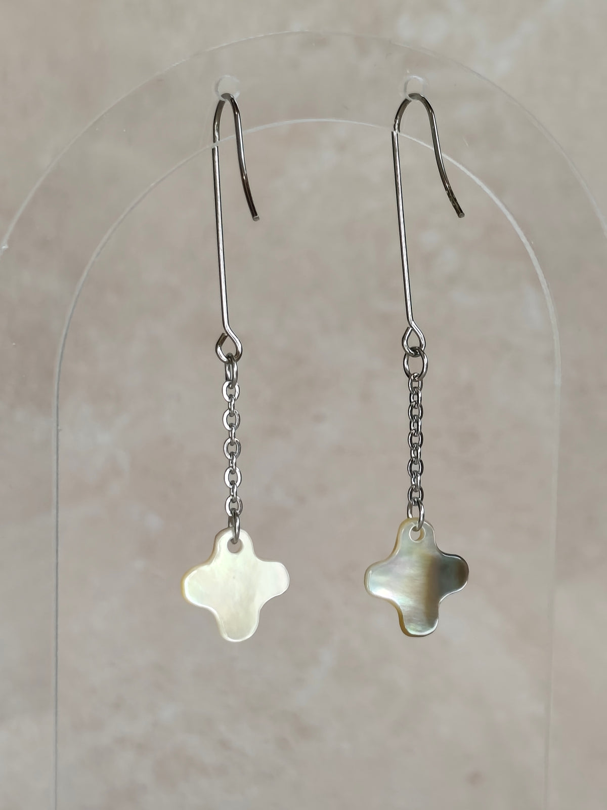 Trinité — Boucles d'oreilles Signe Pendante